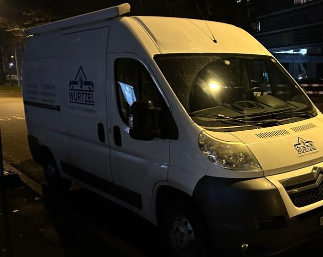 Das Team von WURTZEL GmbH Sanitär & Heizung vor Ort in Basel
