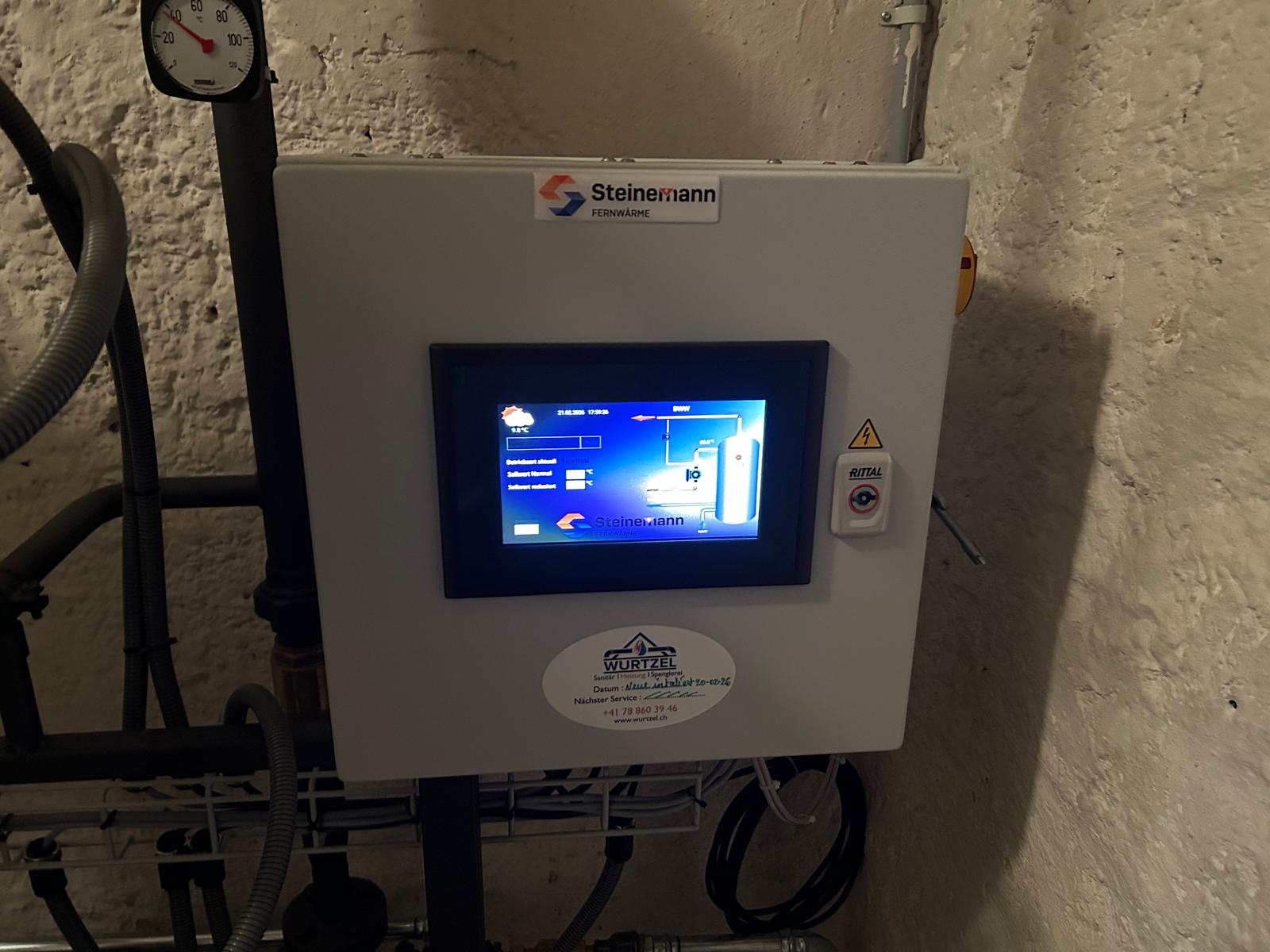 Modernes Heizsystem / Radiateur